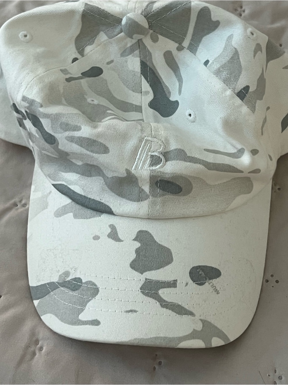 Unisex White & Gray Camo Baseball Cap